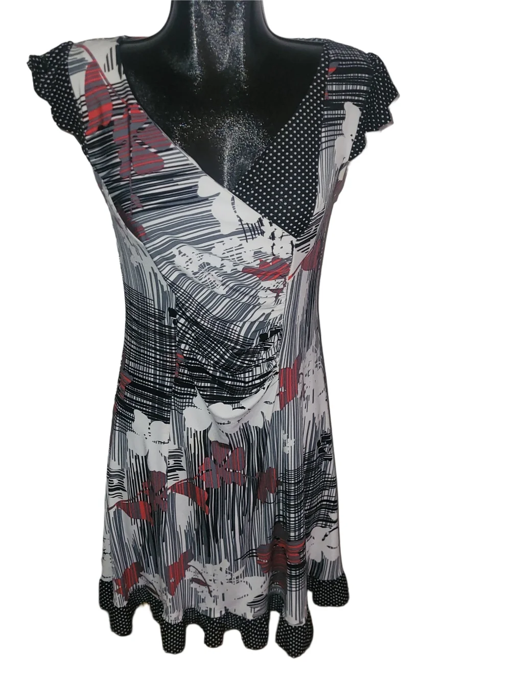 Marie Claire Floral Print V-Neck Cap Sleeve Dress in Black, White & Red - Picture 2 of 7